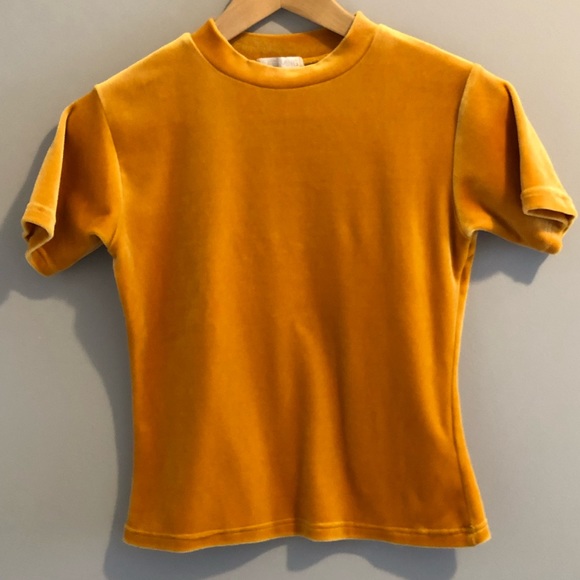 🎉 5/$15 🎉 LEE MING LITTLE VELVETY TOP (S) - Picture 1 of 8